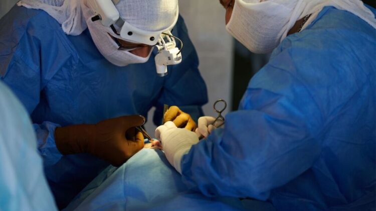 Illuminating Surgery: Exploring the Use of Lighted Retractors